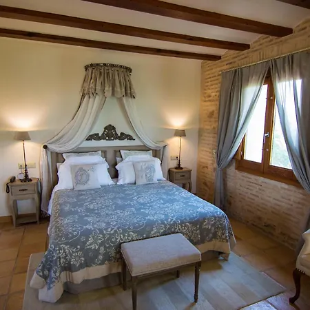 La Mozaira Hotel 4*